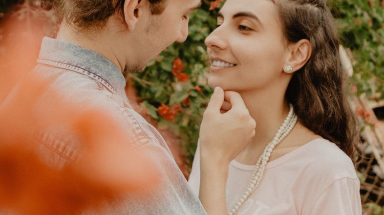 Cómo combinar un collar de perlas